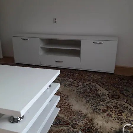 Izdaje Se Stan