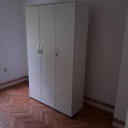 게스트하우스 Izdaje Se Stan